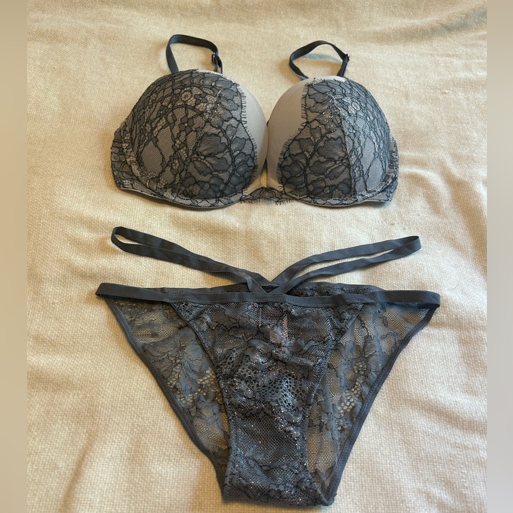 Victoria’s Secret holiday 2016 set 32D/XS NWT